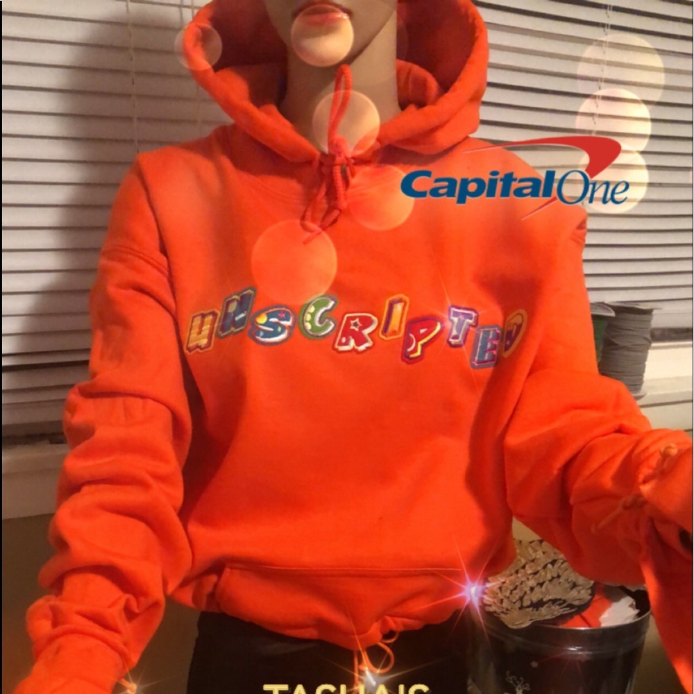 Hoodie with Drape sleeves